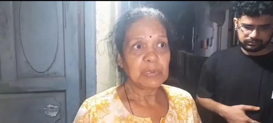 Durgapur : দুর্গাপুরের সিটি সেন্টারে মহিলার ব্যাগ ছিনতাই, বাইকে পালানোর চেষ্টা! ফিল্মি কায়দায় ধাওয়া করে অভিযুক্তকে ধরল পুলিশ